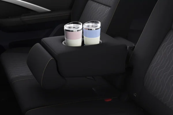 26my-xp-rhd-ft-rearamrestdrinkholder