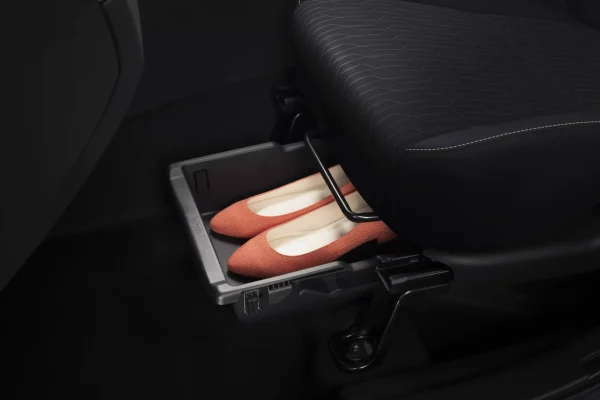 26my-xp-rhd-ft-seatundertray